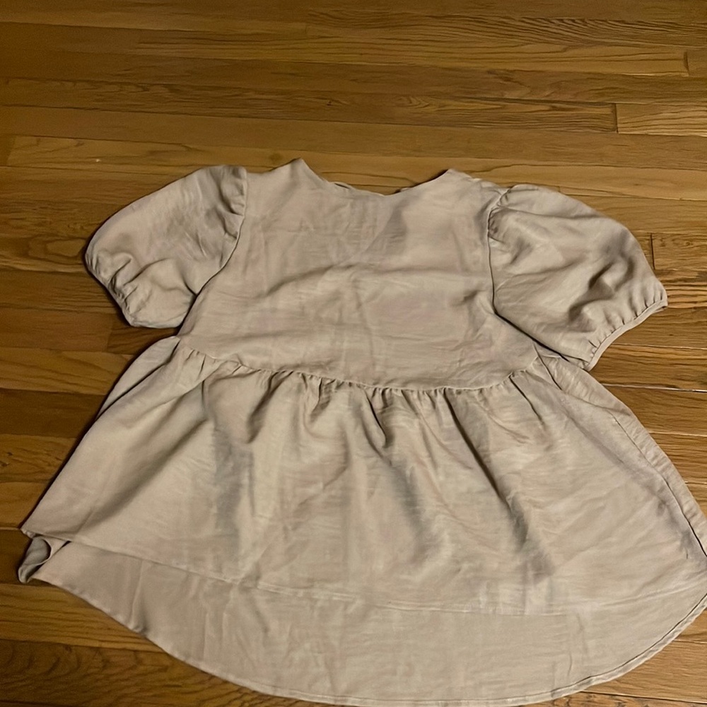 Sand blouse with puffy sleeves
